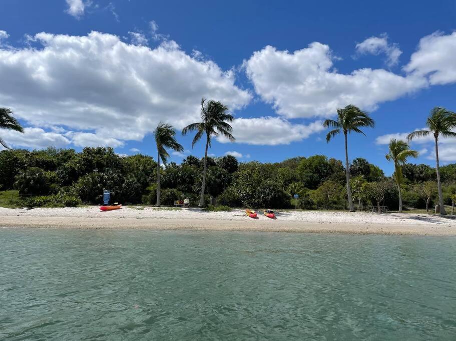 Hot Tub, Tiki Bar, Outdoor Shower, Near Intercoastal Waterway! West Palm Beach Exteriör bild