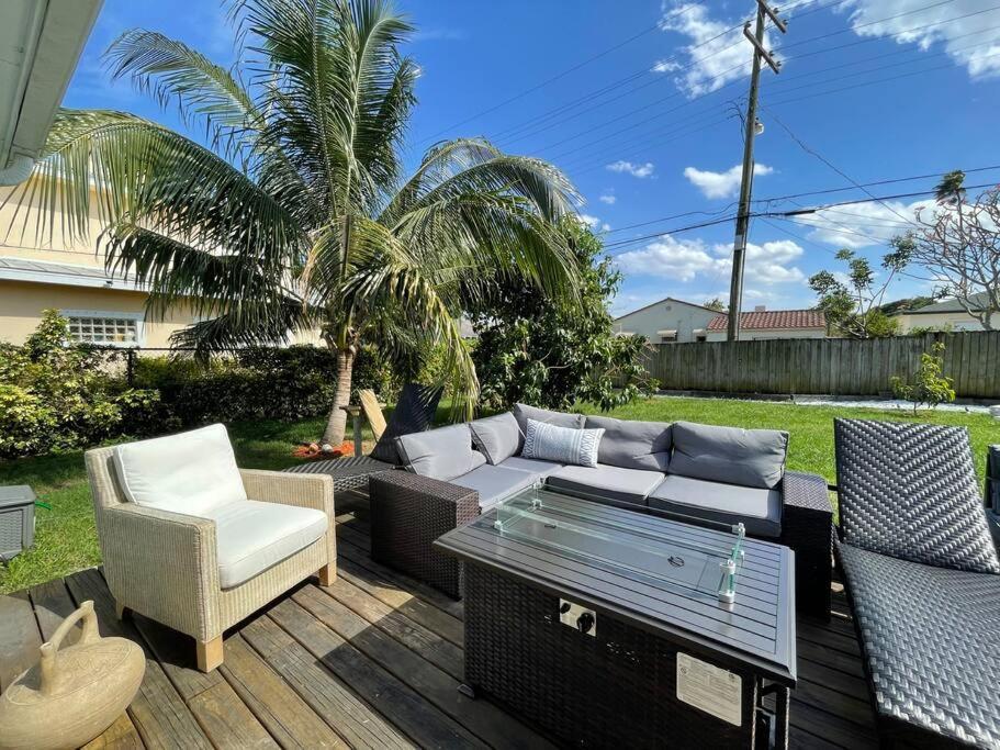 Hot Tub, Tiki Bar, Outdoor Shower, Near Intercoastal Waterway! West Palm Beach Exteriör bild